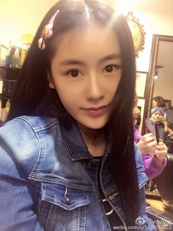 微博秒拍达人MM火火清纯自拍写真
