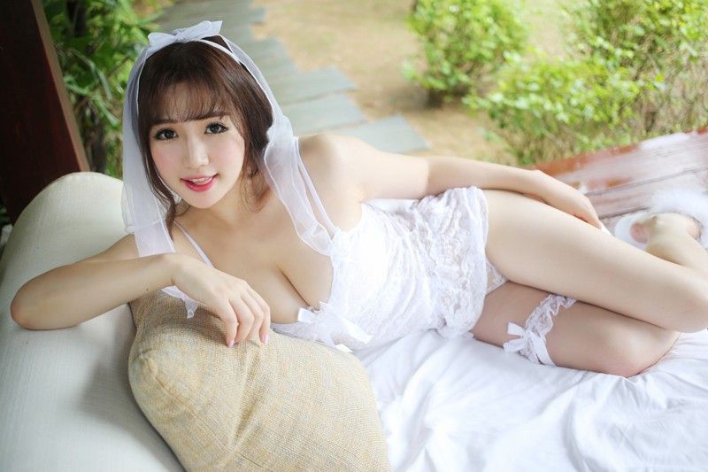大胸美眉童颜巨乳大尺度纱头湿身诱惑人体艺术摄影