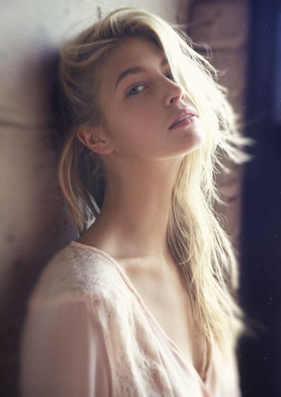 漂亮欧美美女户外高清唯美写照