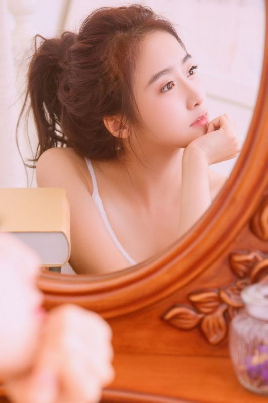 可爱治愈暖心少女文艺小清新吊带衣娇艳性感迷人写真
