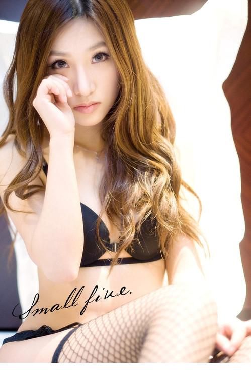 性感内衣网袜美女私房迷人写真