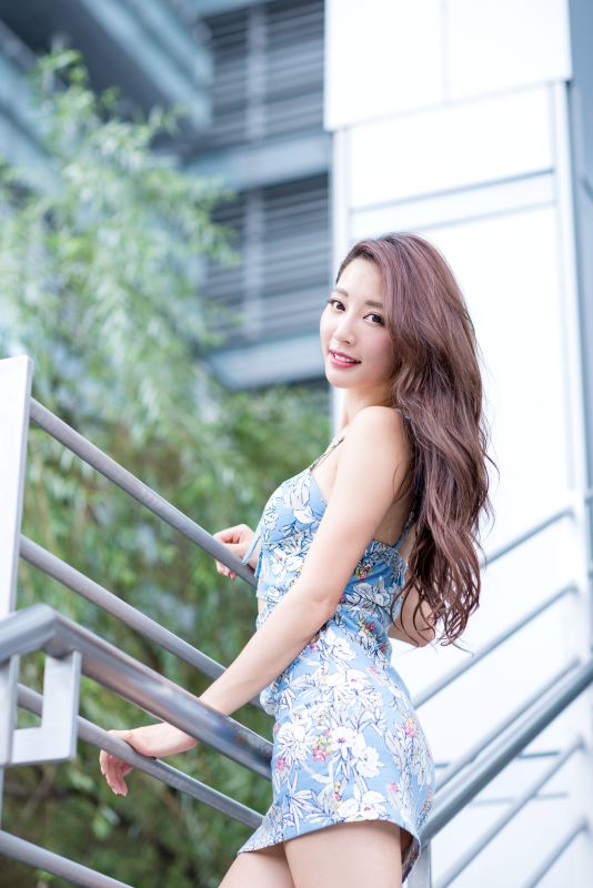 台湾清纯美女玛儿(Emma Jiang)气质外拍写真