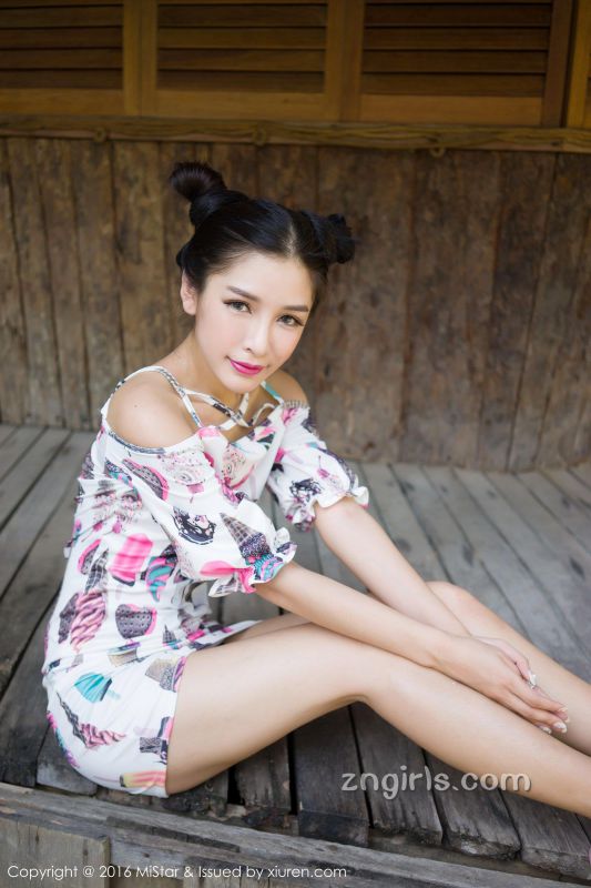 魅妍社美女模特戴小唯旅拍写真图片