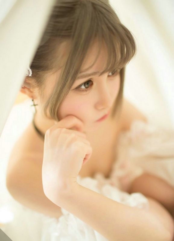 双丸子头可爱萝莉清纯蕾丝居家唯美俏皮写真图片