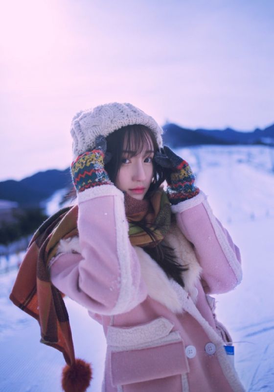 最美校服女生高晴冬日清纯美照