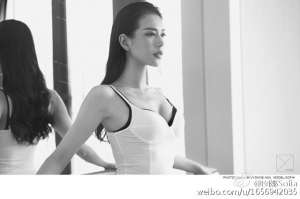 漂亮美眉图娜Sofia大秀性感好身材