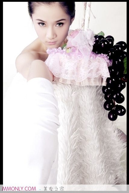 可爱时尚美女私房迷人写真