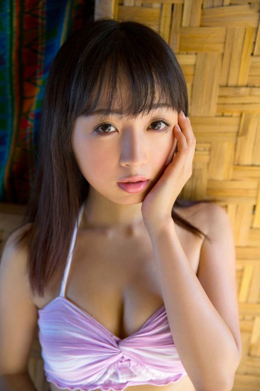 日本女优谷一i美胸诱人图