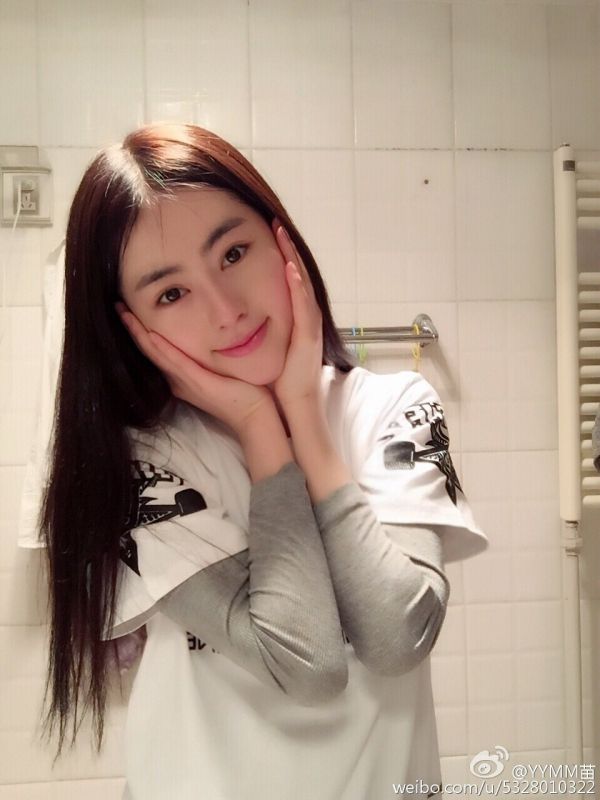 微博秒拍达人MM火火清纯自拍写真
