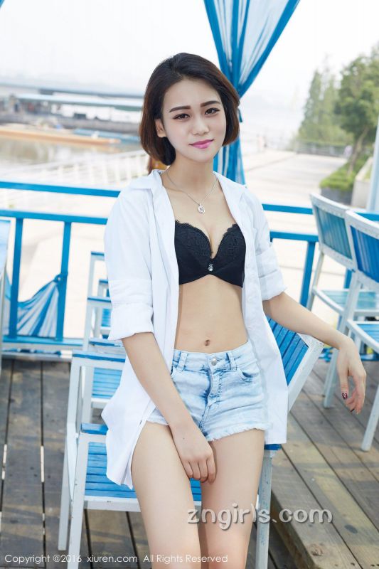 秀人网内地模特娜娜baby比基尼写真图片