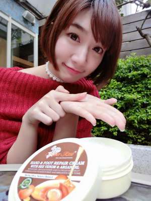 台湾美女模特泱泱(吴泱)清纯自拍写真