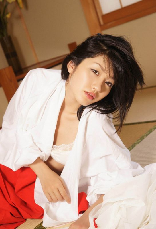 日本妩媚翘臀美女私房诱人写真
