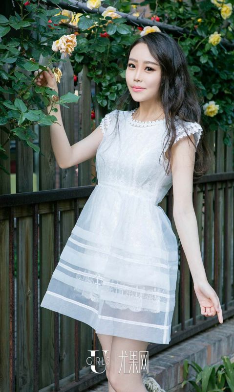 尤果网中国内地女模特李姊乐性感私房照
