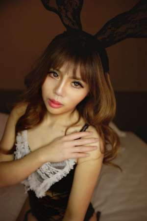 平面模特U-HEY小红性感私拍写真图片