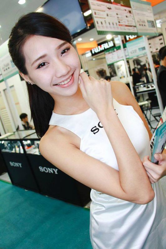 气质美女Sabrina宣萱儿甜美迷人自拍照