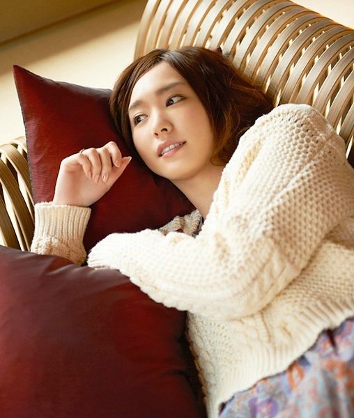 日本可爱美女新垣结衣户外迷人写真