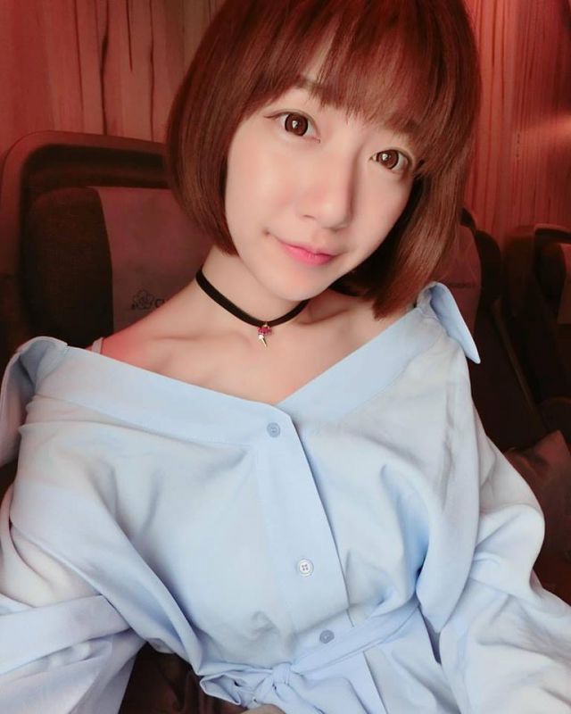 台湾美女模特泱泱(吴泱)清纯自拍写真