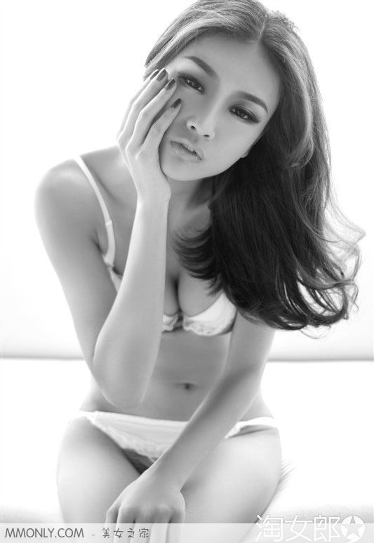 妩媚红色内衣美女私房诱人写真