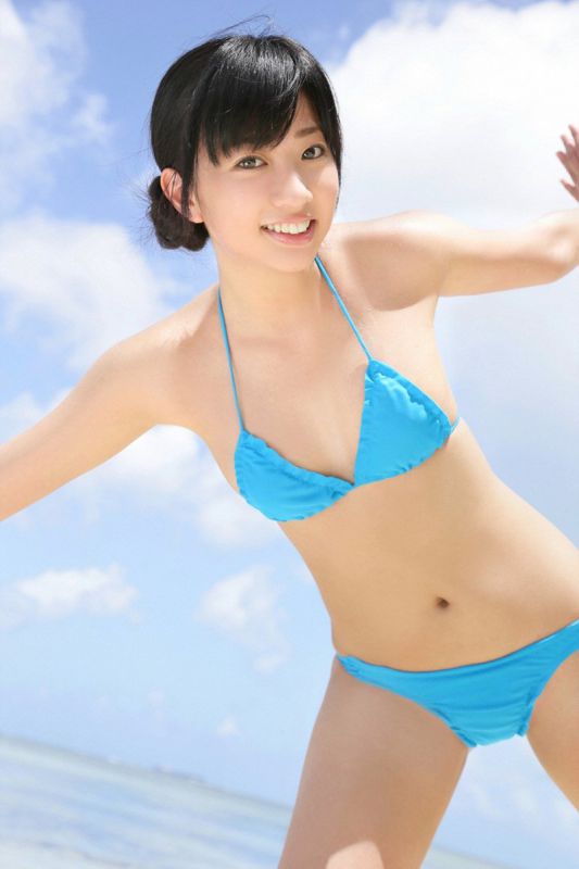 日本少女大贯彩香比基尼户外写真