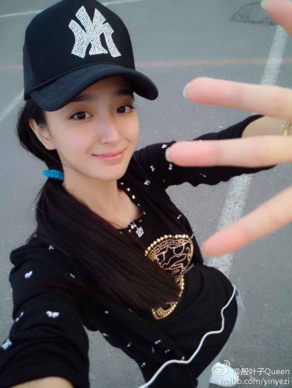可爱女星殷叶子高清写真