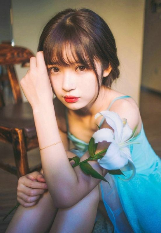 如百合般纯洁无暇少女清新秀气可爱唯美写真图片