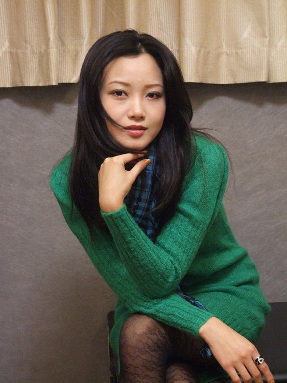 黑丝妩媚少妇私房撩人写真
