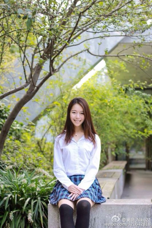 平面模特NIKO小hh(吴h)微博养眼写真图片