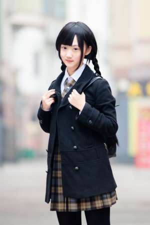 甜美学生装美女黑丝迷人写真