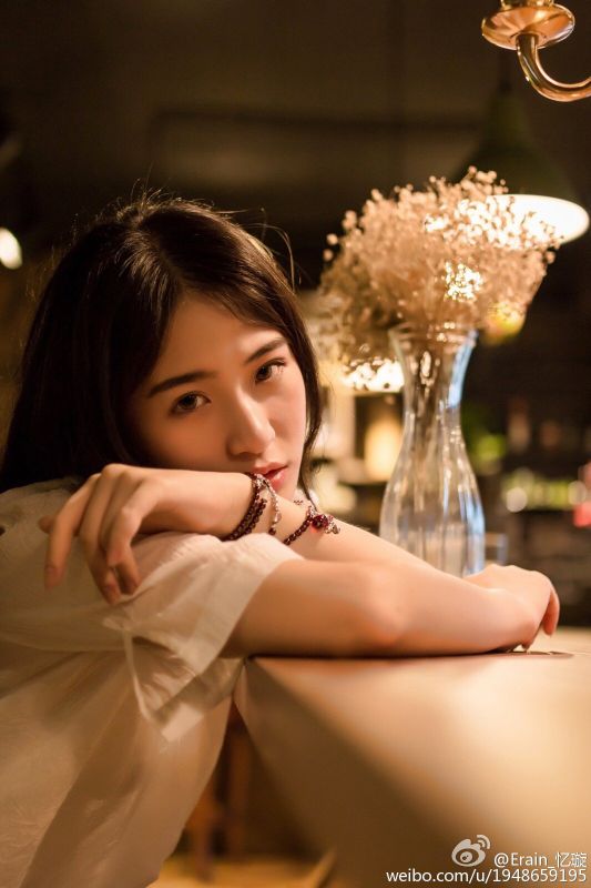 女学生模特喵小兔了个宅微博摄影写真