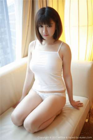 吊带衣少妇美女萌萌Vivian白色内内美阴展人体艺术写真