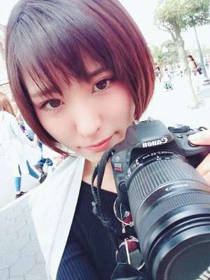 短发气质美女朝比奈v未性感私拍写真