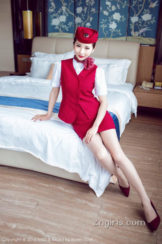 爱蜜社内地嫩模莉莉Lily性感空姐诱惑写真