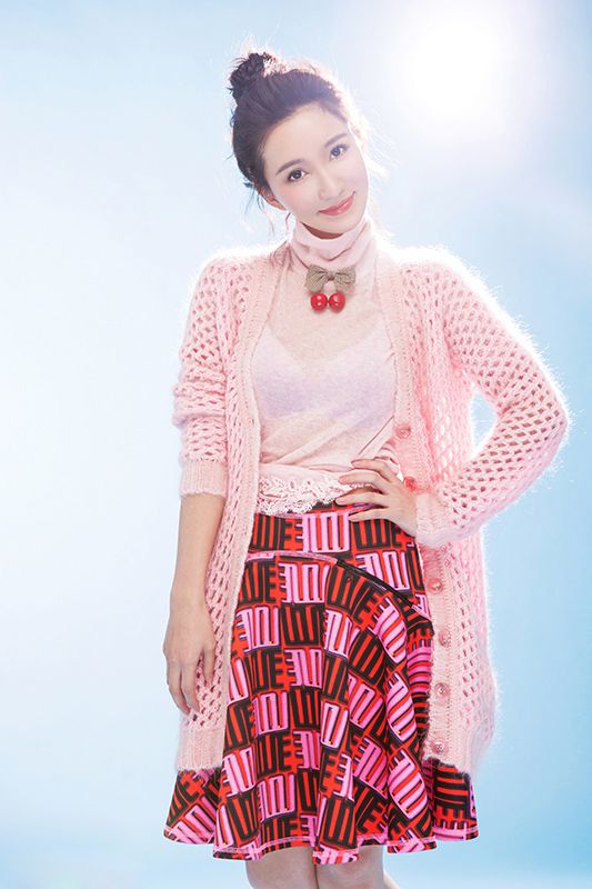 氧气美女卢莹高清写真展甜美笑容