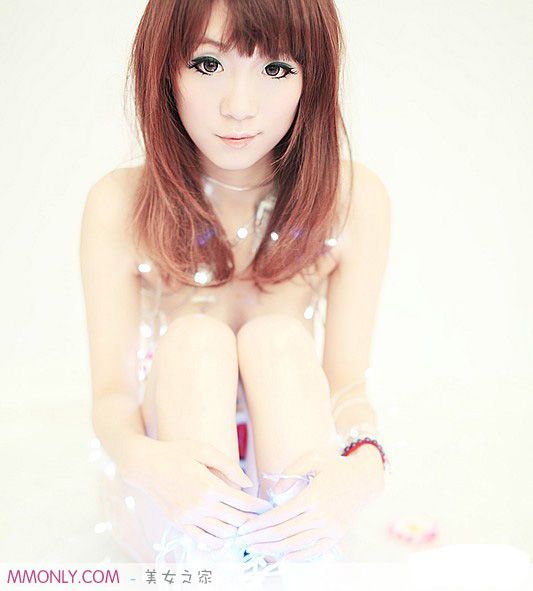 妩媚酥胸美女私房撩人写真