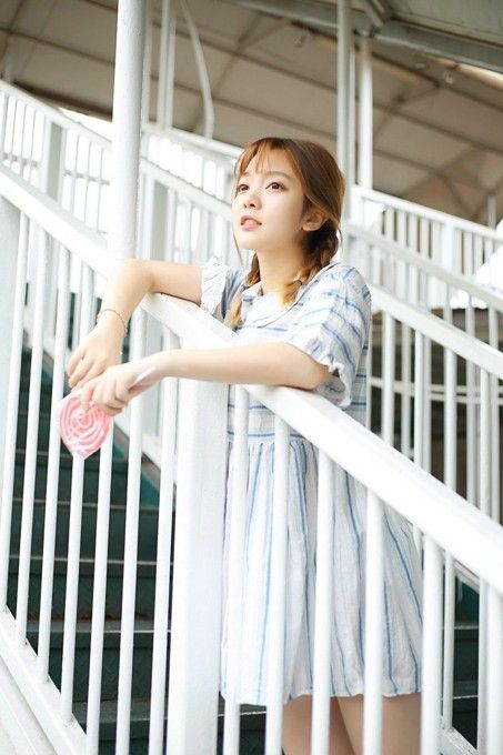 少女辫娃娃衣美女萝莉双马尾甜美户外摄影写真