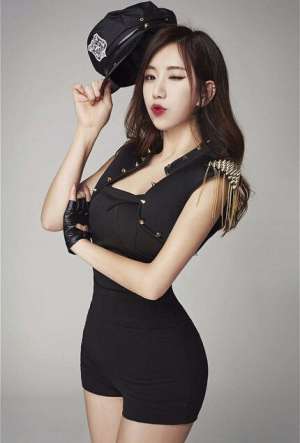 韩国健身美女艺正花()养眼写真图片