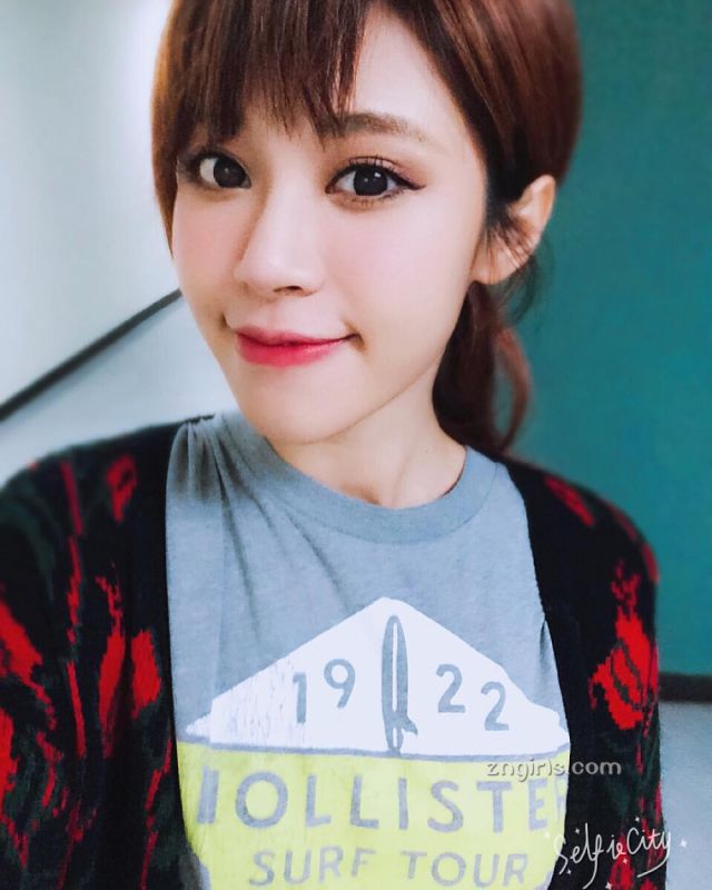 韩国艺人美女林泳淘IG大眼水灵自拍性感图片