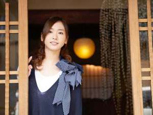 日本可爱美女新垣结衣户外迷人写真