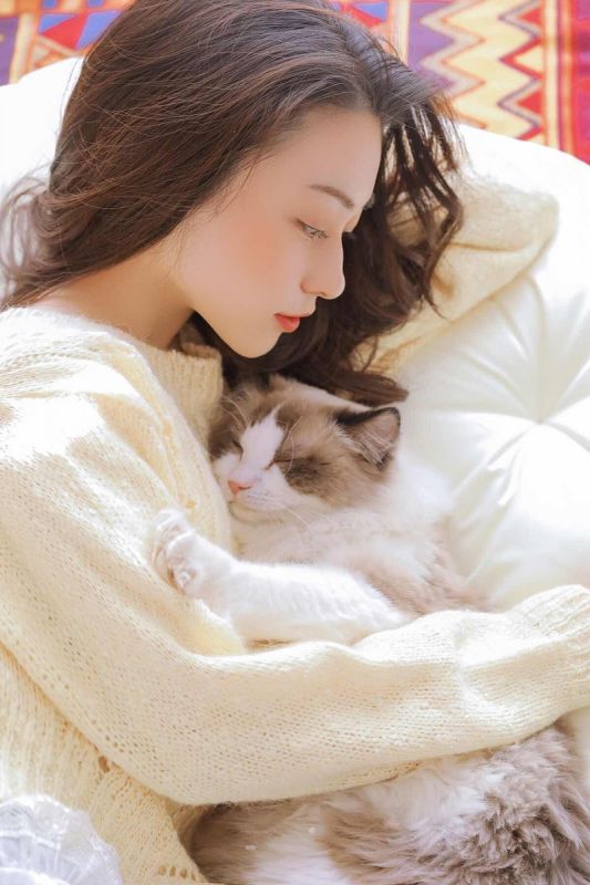 娇艳清纯美腿少女白色内裤居家性感诱人丝袜写真