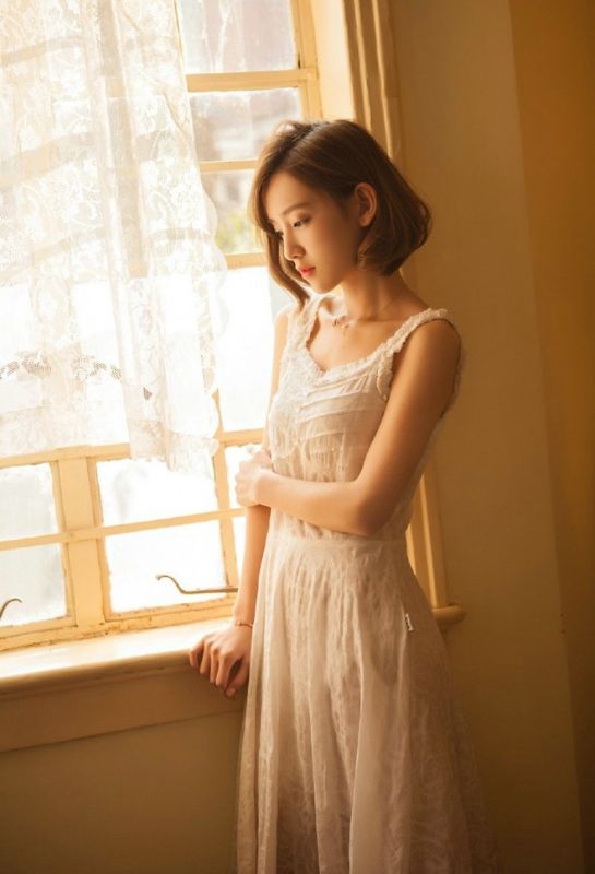 清晨安静少女唯美私房惬意生活写真图片