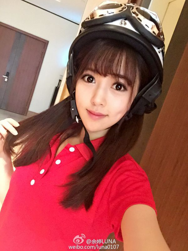 清纯美女校花余婷luna微博自拍写真