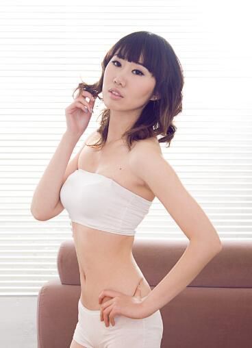 娇媚火辣内衣少妇浑圆酥胸私房人体艺术写真图片