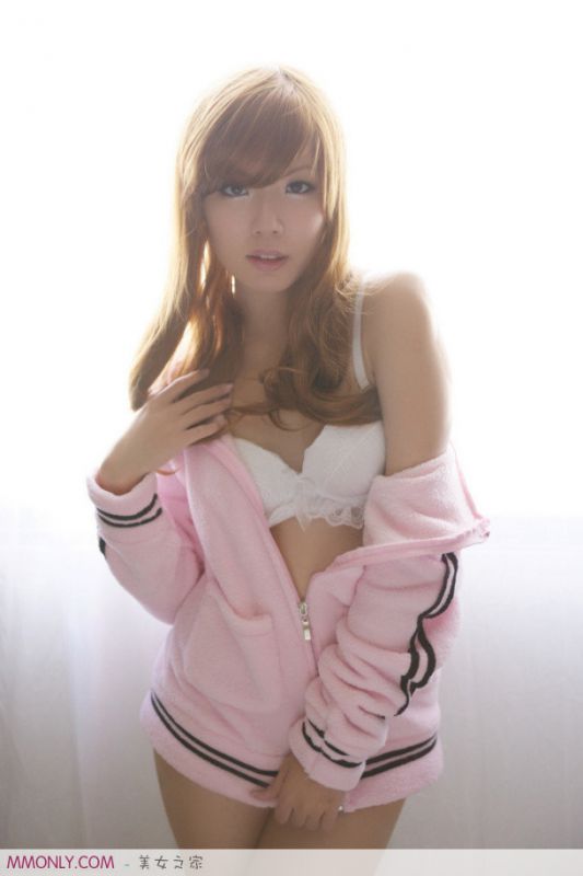 可爱内衣美眉私房妩媚诱人写真
