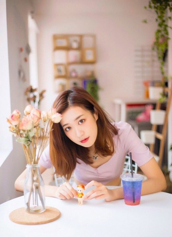 韩范学院美女校花粉色露肚脐装身材火辣性感清纯图片