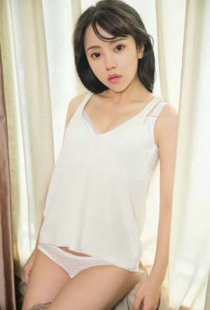 白吊带背心少女白内裤性感风姿骚弄妖娆写真