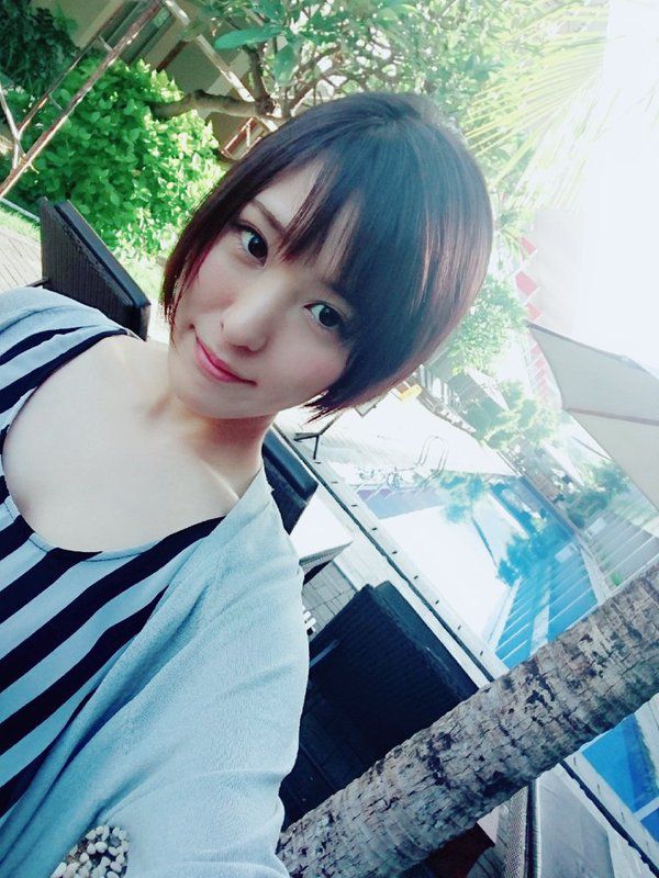 短发气质美女朝比奈v未性感私拍写真