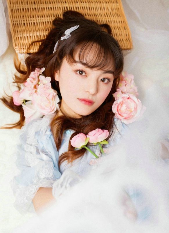 清纯蕾丝公主美女安静柔美私房艺术写真