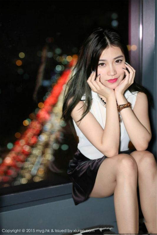黑色蕾丝内衣美女私房性感诱人写真