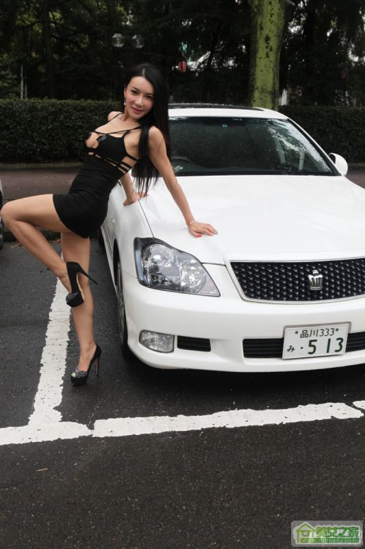 性感车模龚h菲户外高清写真