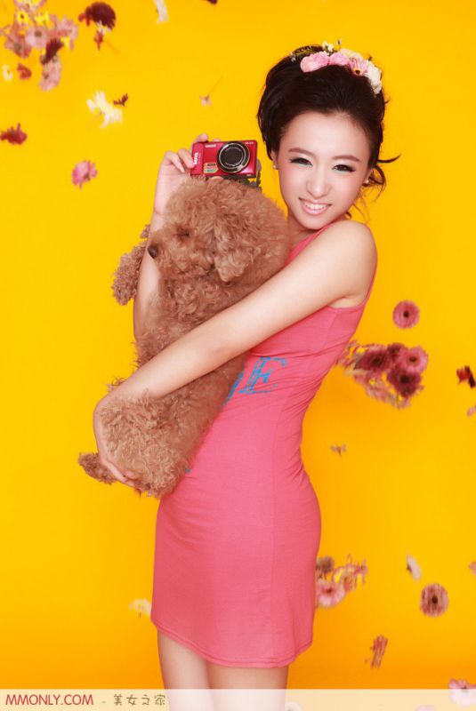 性感酥胸短裙美女刘静怡私房写真